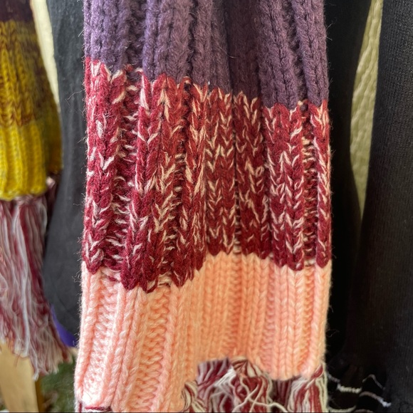 Forever 21 multi color knit Scarf - Picture 3 of 4